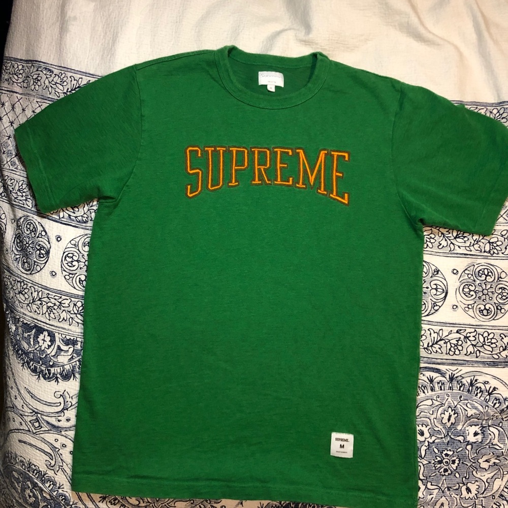 Kelly Green Supreme Arc Logo Shirt, Size M